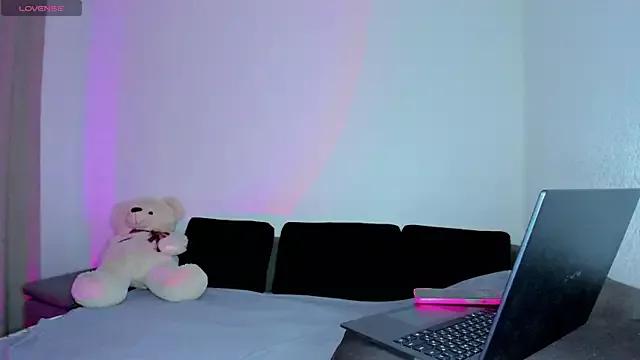 misspollyxxx from StripChat is Freechat
