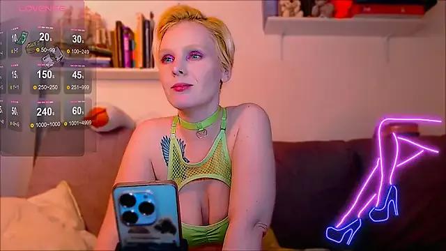 MissSeverina from StripChat is Freechat