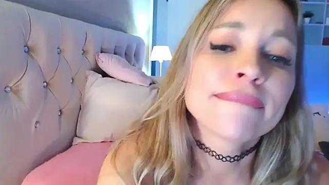 MissSiona from StripChat
