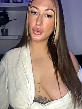 Missy_Sinsxx from StripChat is Freechat