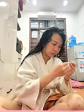 Miumieu webcams show profile image 