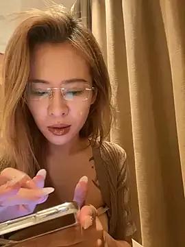 miumiu-66 from StripChat is Freechat