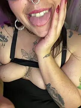 Mizztikaa from StripChat