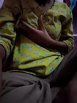 Modelbigbobs from StripChat is Freechat