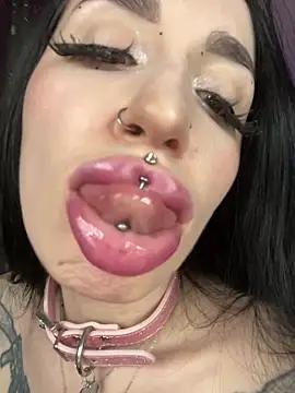 Molly__Moon from StripChat