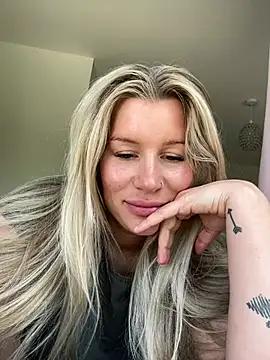 Molly_slayy from StripChat