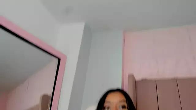 MollyBigBoobs12 from StripChat