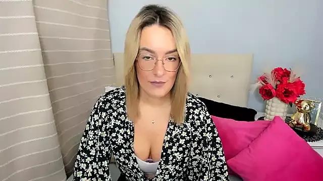 MollyFlowers from StripChat