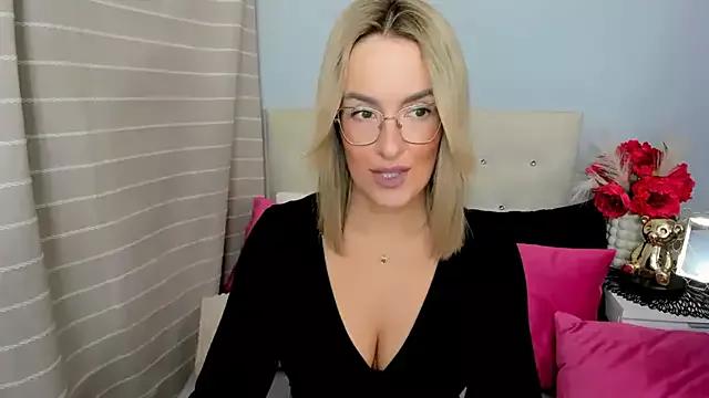 MollyFlowers from StripChat