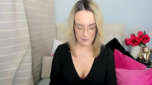 MollyFlowers from StripChat