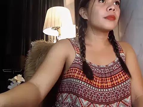 Mollylicious from StripChat