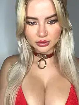 MollyLovexo from StripChat