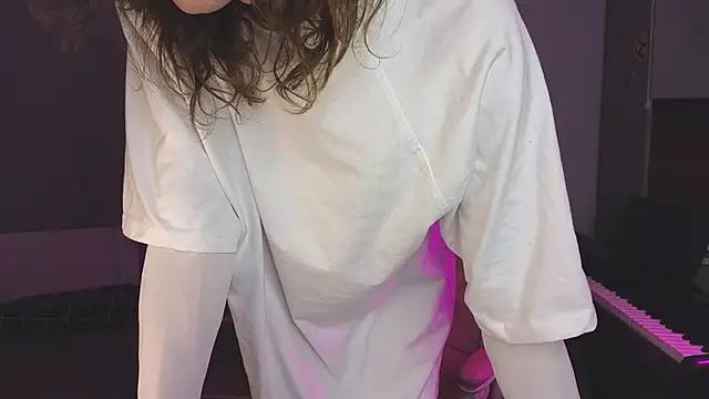 mollymila from StripChat