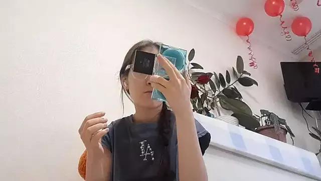 MollyTiger from StripChat is Freechat