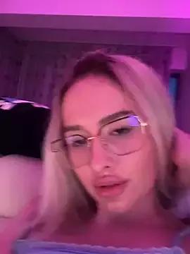 mollyxxx from StripChat