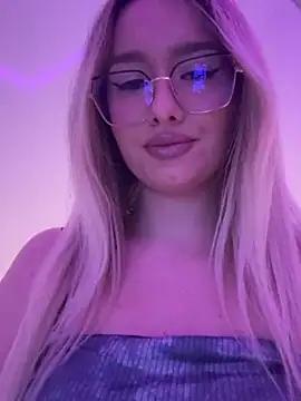 mollyxxx from StripChat