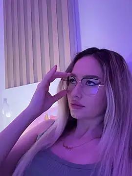 mollyxxx from StripChat