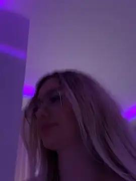 mollyxxx from StripChat