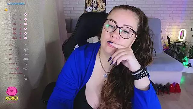 Mommy_Goddess from StripChat is Freechat