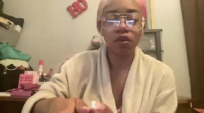 MommyConfident from StripChat