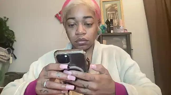 MommyConfident from StripChat