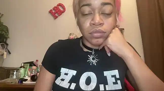 MommyConfident from StripChat