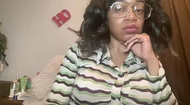 MommyConfident from StripChat