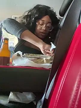 MommyConfident from StripChat