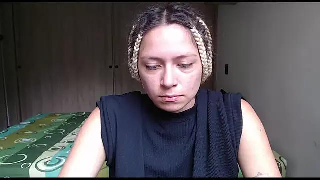 MommyMiaWs from StripChat