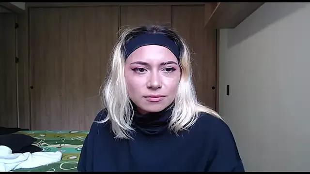 MommyMiaWs from StripChat