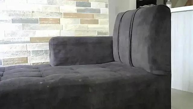 MommyMiaWs from StripChat