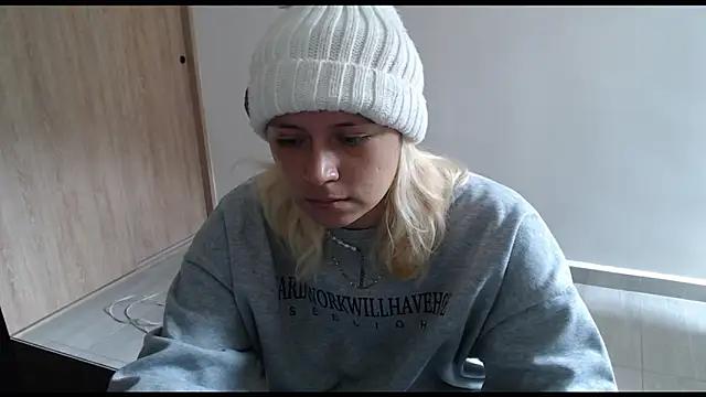 MommyMiaWs from StripChat