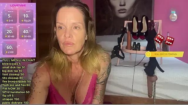 mommyselenafit_ from StripChat