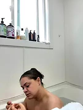 mommyxxmilkerxx from StripChat
