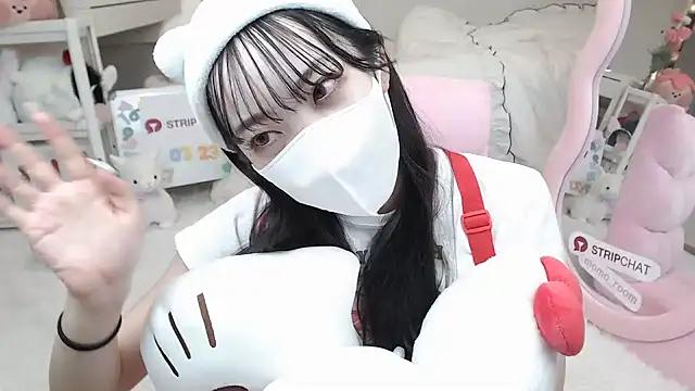 momo_room from StripChat