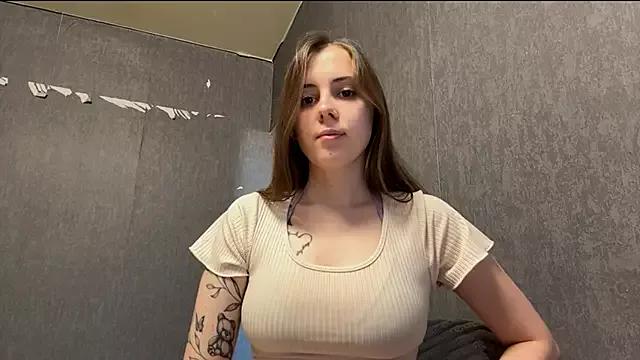 Montain_Romantic from StripChat is Freechat