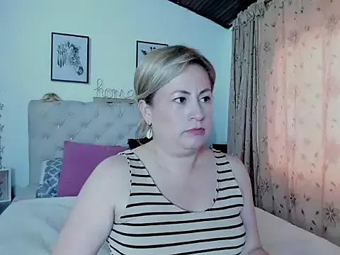 MonyCassius from StripChat is Freechat