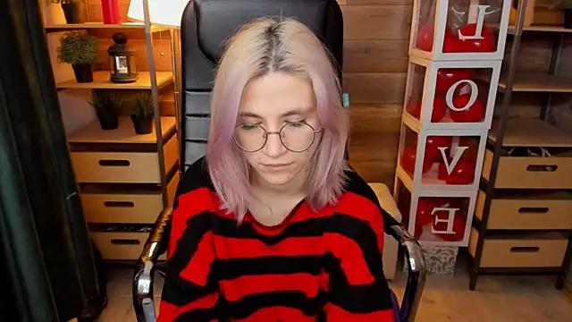 Moon13152 from StripChat