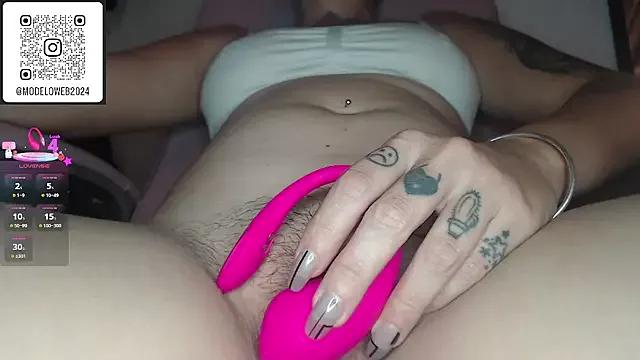 moon_cat85 from StripChat