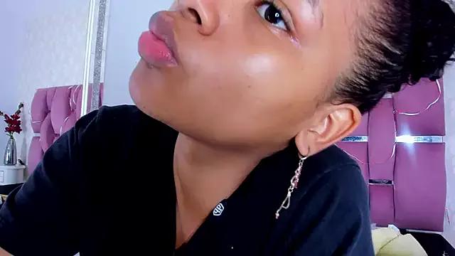 moon_HoneyX from StripChat is Freechat