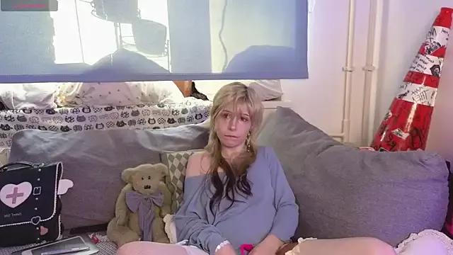 Moon_Lollie_ from StripChat