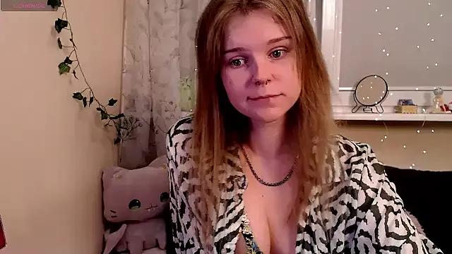 Moona_xx from StripChat