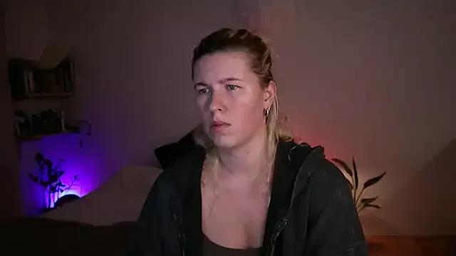 moonamii from StripChat