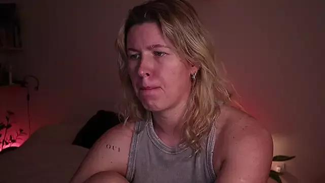 moonamii from StripChat