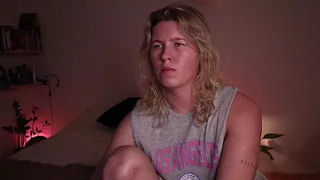 moonamii from StripChat