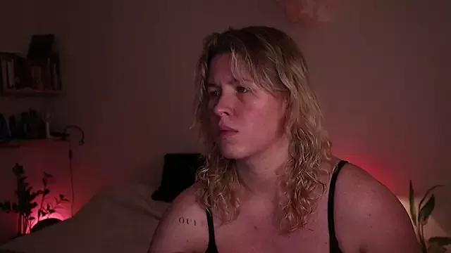 moonamii from StripChat is Freechat