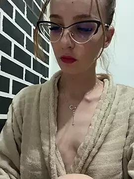 MoonedByEva from StripChat