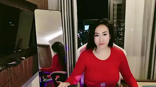 Moongirlme from StripChat