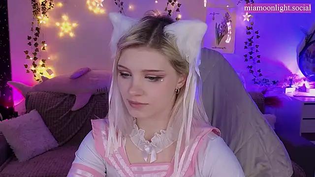 Moonlight_Mia from StripChat