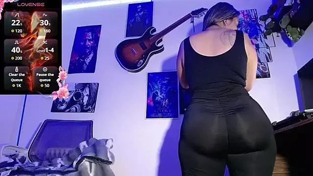 moonligth18 from StripChat is Freechat